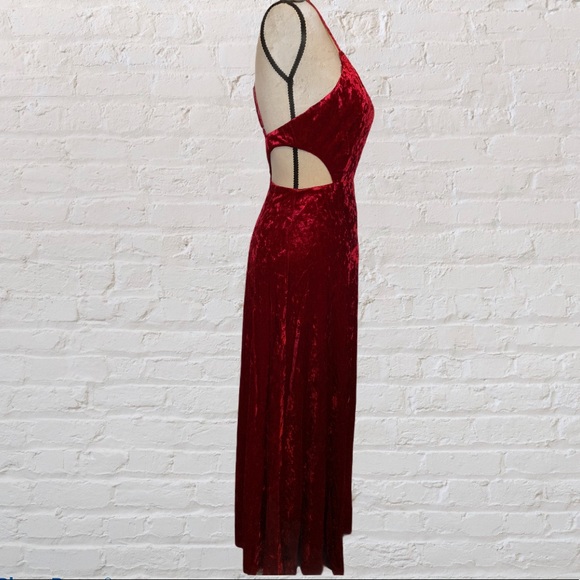 ❌DONATED❌Burgundy Red Velvet V-neck Criss Cross Back Straps Lined Maxi Dress - Picture 6 of 14
